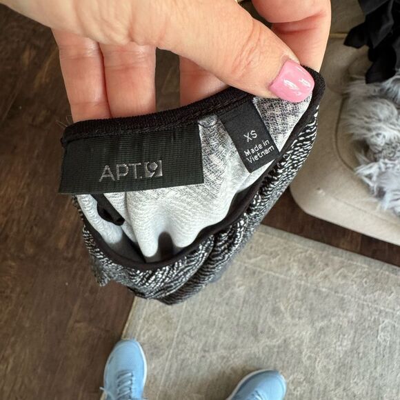 Black and white dress size xs - Picture 5 of 5